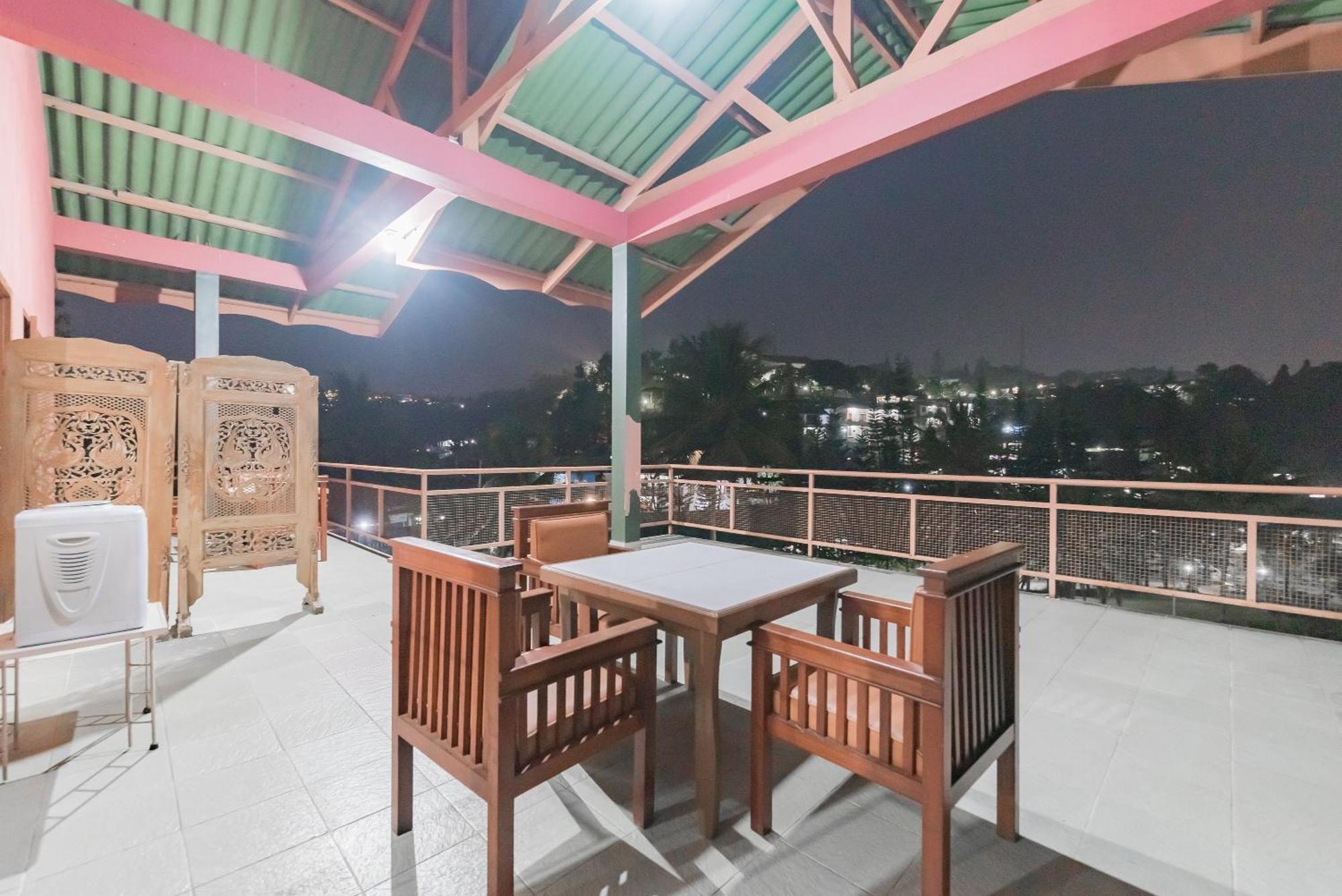 Reddoorz Plus At Hotel Griya Astoeti Bogor Extérieur photo