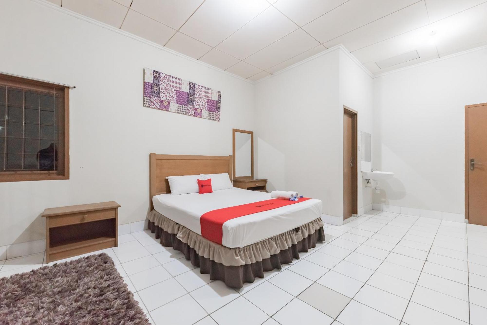 Reddoorz Plus At Hotel Griya Astoeti Bogor Extérieur photo