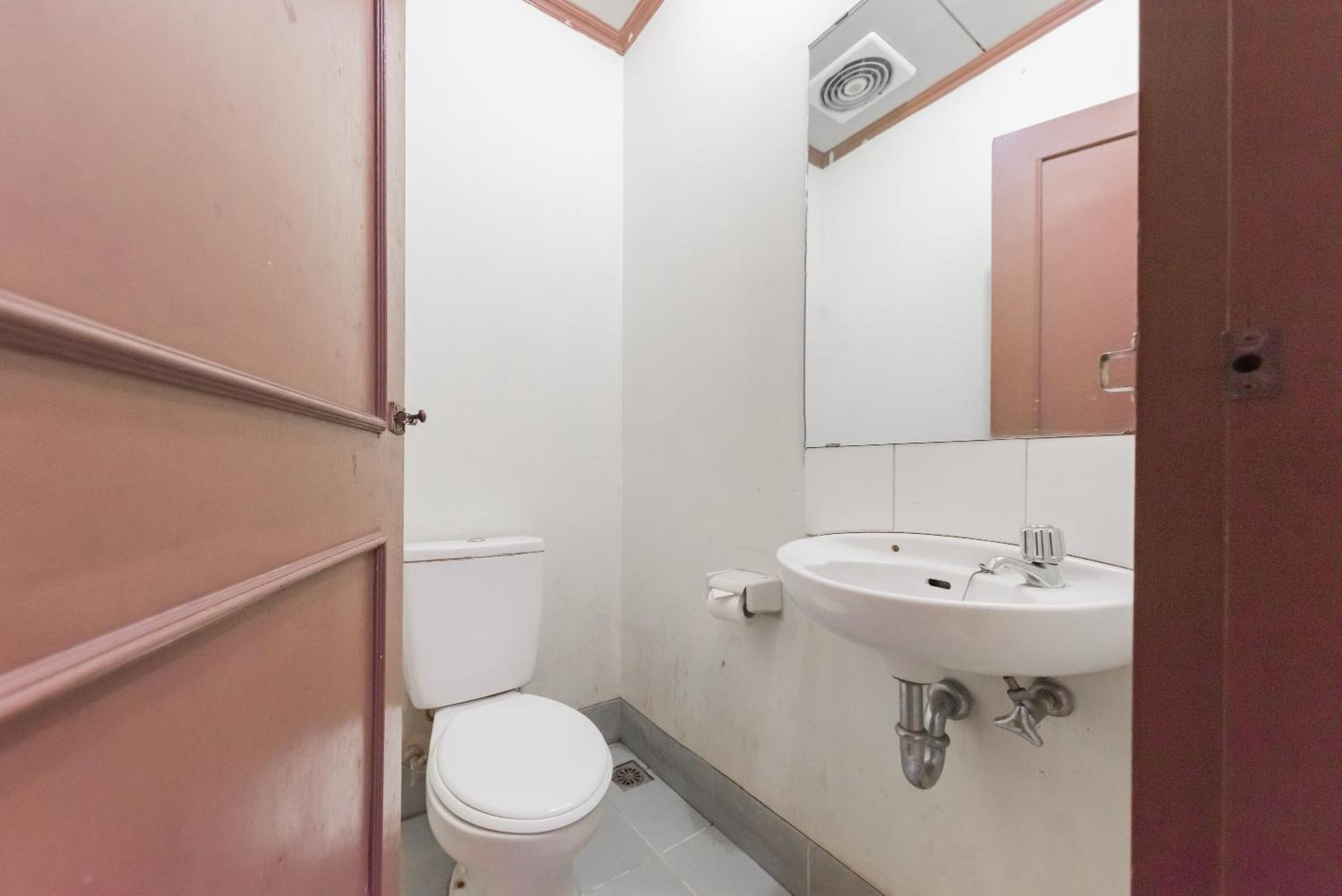 Reddoorz Plus At Hotel Griya Astoeti Bogor Extérieur photo